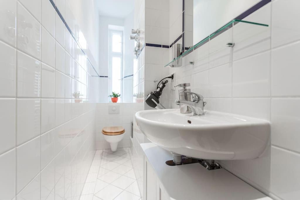 Zentrale Altbauwohnung Im Helmholtzkiez Berlin Ngoại thất bức ảnh