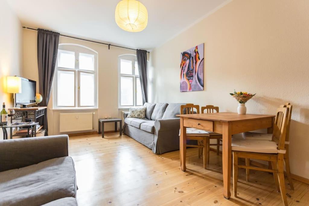 Zentrale Altbauwohnung Im Helmholtzkiez Berlin Ngoại thất bức ảnh