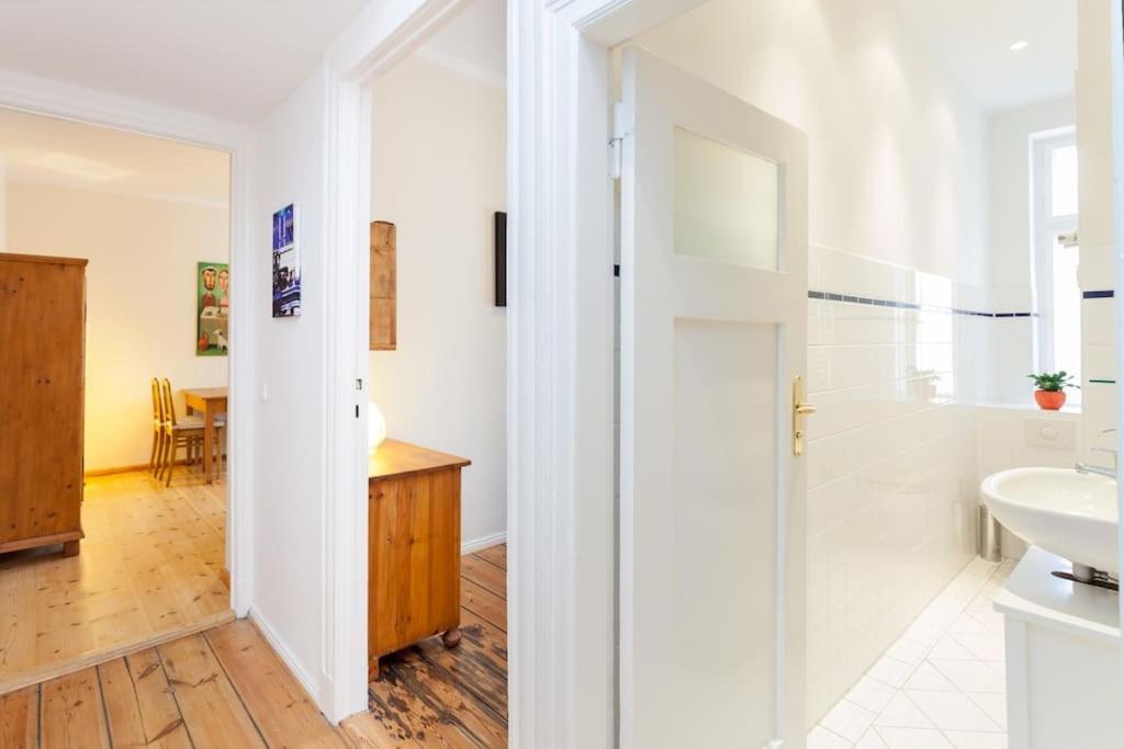 Zentrale Altbauwohnung Im Helmholtzkiez Berlin Ngoại thất bức ảnh
